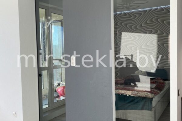 1614787429128944-1800x-4c4