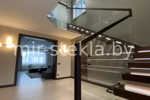 1615383156591500-1800x-8b3