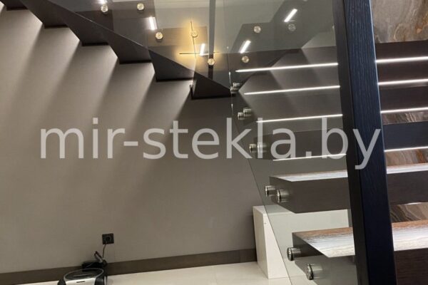 161538316032979-1800x-914