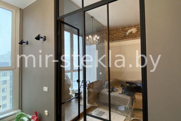 1615898960679743-1800x-536